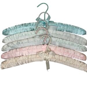 Vintage Padded Satin Hangers 4 Pastel Multicolor Ribbon Bow Accents Bridal